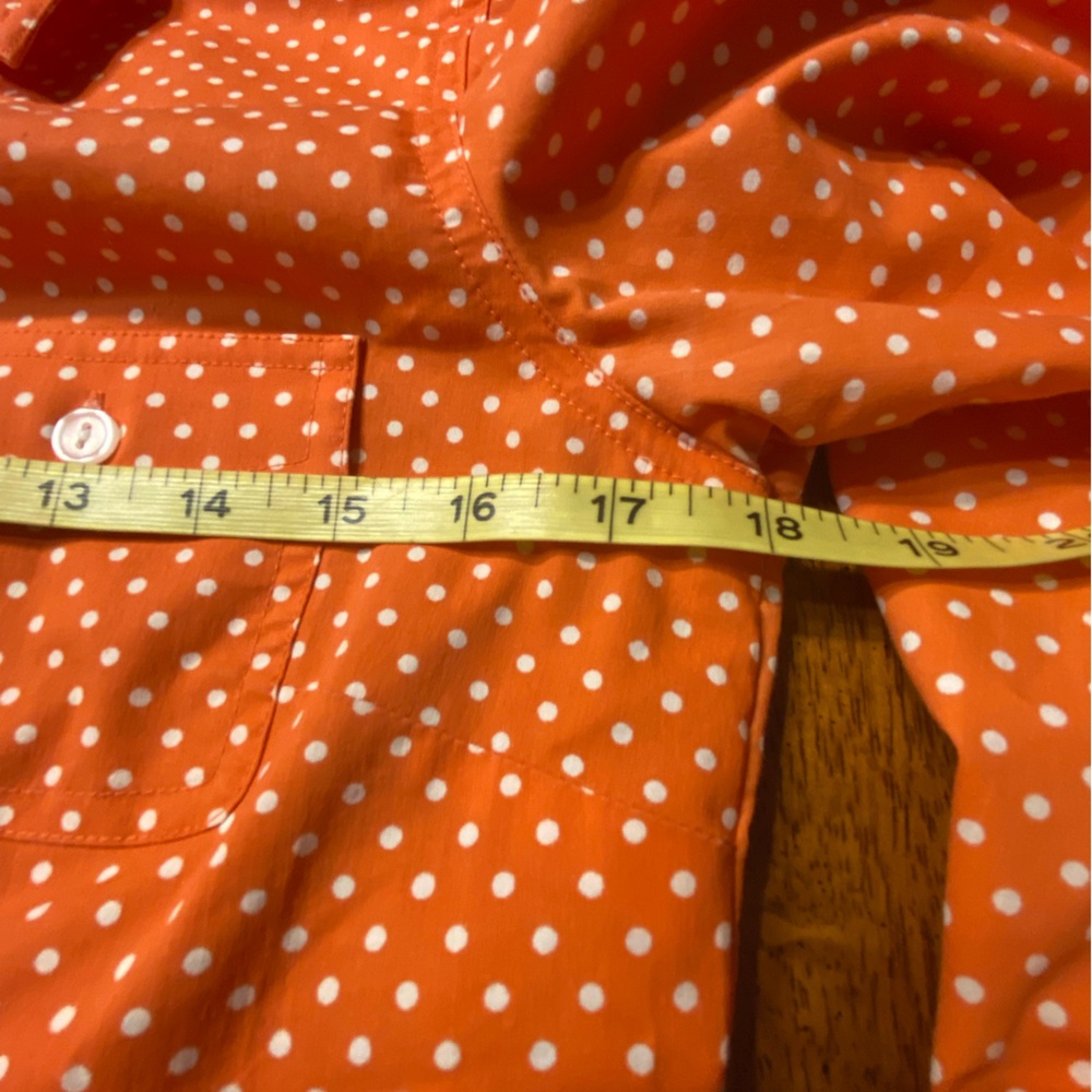 Chico's Orange Polka Dot women’s fitted button-down blouse.  Size‎ 0.  (4-6) - Picture 8 of 11
